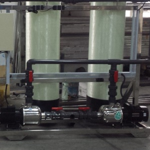 Sistema di addolcimento dell'acqua del filtro a carbone del filtro a sabbia del serbatoio FRP manuale/automatico 2000LPH - Product Image 3