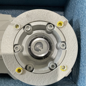 Mới và ban đầu Thương hiệu Mới gkr052mhak 090c32 gearmotor u3s cho PLC - Product Image 1