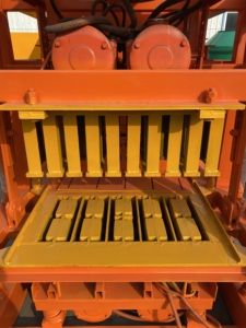 Máquina automática de bloques de hormigón, máquina de bloques de hormigón, paletizado y de tela, alimentación automática de tableros - Product Image 4