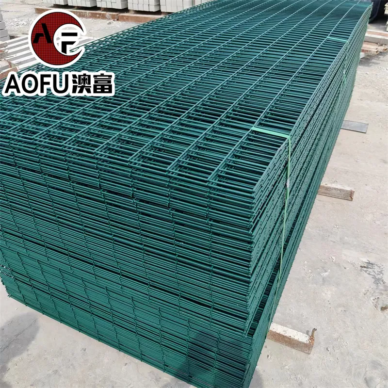 PVC Welded Wire Mesh Panels Chicken Coop Galvanized Welded Wire Mesh Dog Kennel Plastic Coated Welded Wire Mesh Panels