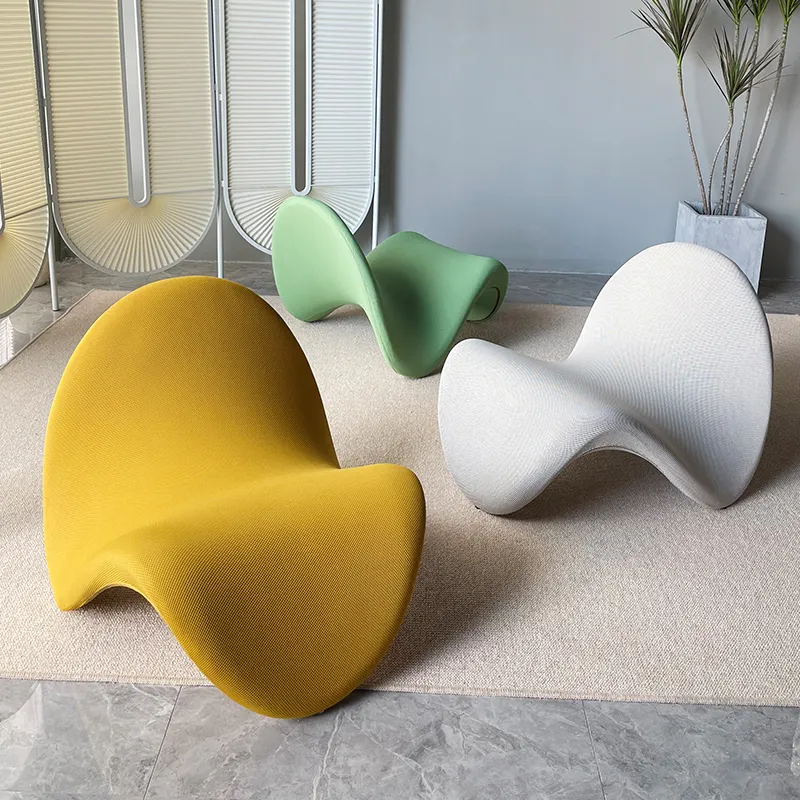 Silla de salón de lujo italiana 2023, silla de lengua de terciopelo para sala de estar, dormitorio de Hotel, estilo de ocio, aplicable al aire libre