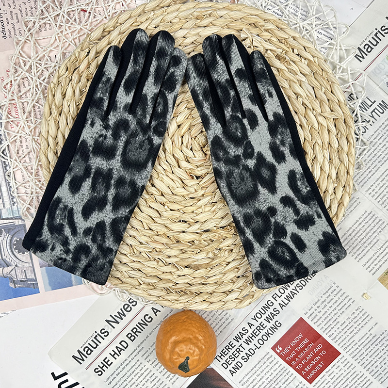 MM20708 #6 leopard colored 6