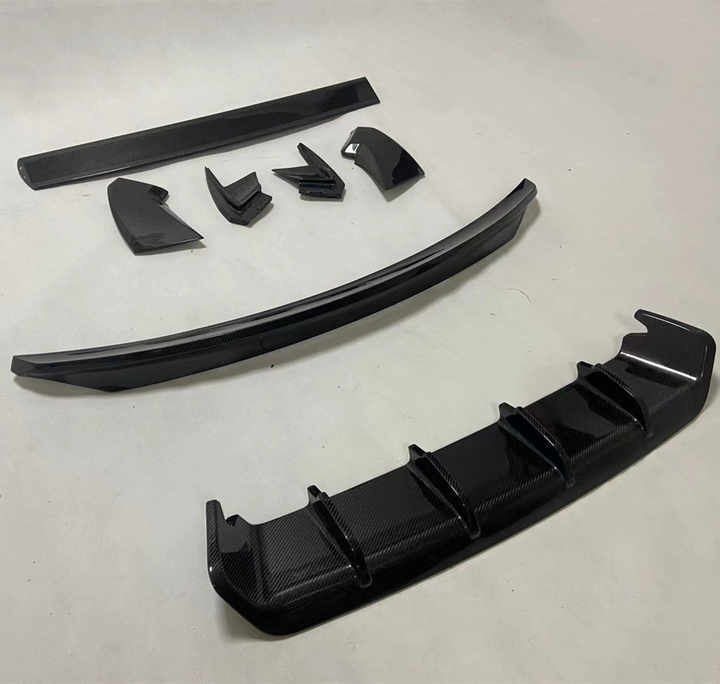 High Quality Car Diffuser Suitable for Porsche Cayenne 958 GTS Carbon Fiber Top Wing Rear Diffusers