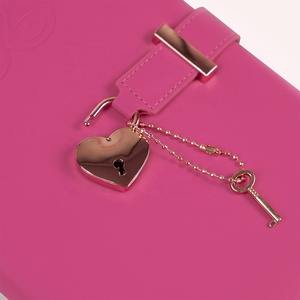 2025 tùy chỉnh A5 PU da máy tính xách tay bìa cứng Quà Tặng Nhật Ký với dễ thương Tim khóa may ràng buộc bơm lại Tạp Chí - Product Image 5