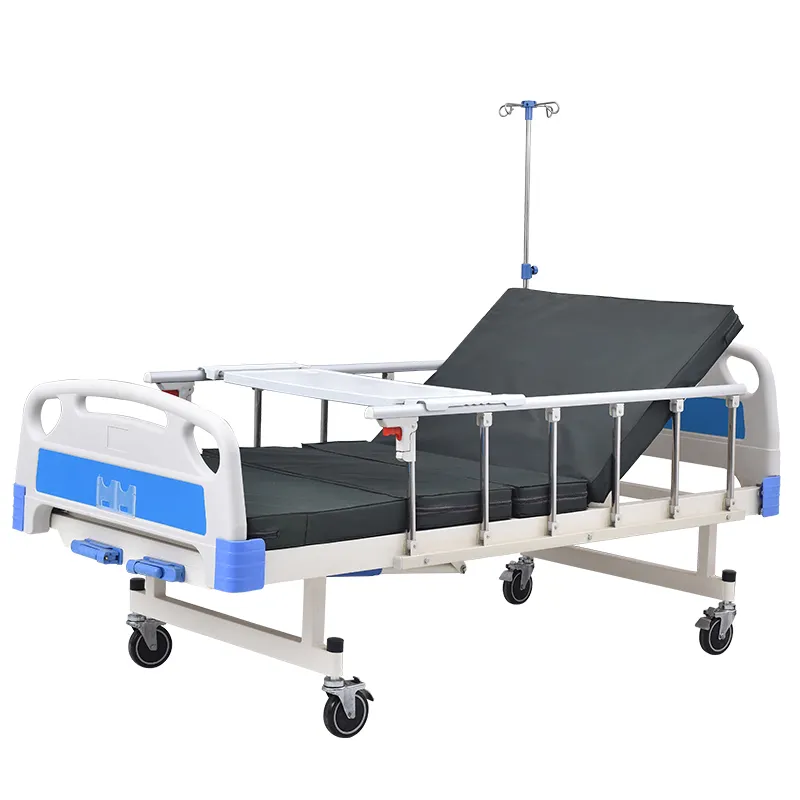 Fábrica preço ABS manual 2 manivela cama hospitalar com colchão e rodas para enfermagem uso