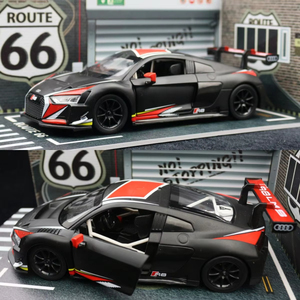 AODI โมเดลรถ1:24 R8 LMS, โมเดลรถของเล่นพร้อมแสงเสียงล้อดึงกลับเครื่องประดับที่สามารถเคลื่อนย้ายได้โมเดลโลหะสำหรับเด็ก