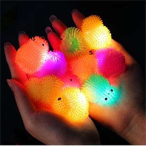 イースターLEDフグチキングローボールスモールライトアップボールファンキー点滅バスタブ、アソートカラースキッシュおもちゃ - Product Image 3