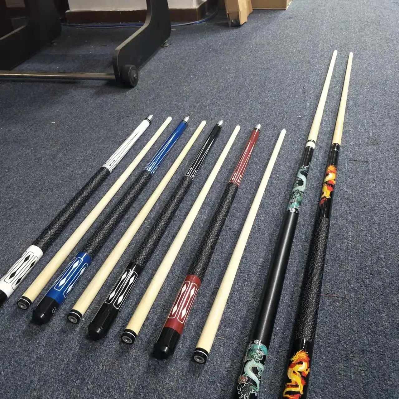 4 Stuks 1/2Pc Joint Pool Cues Nieuwe 57 "Biljart Huis Bar Zwembad Cue Sticks Met Multi Design (Gemengde Stijl Verzenden)