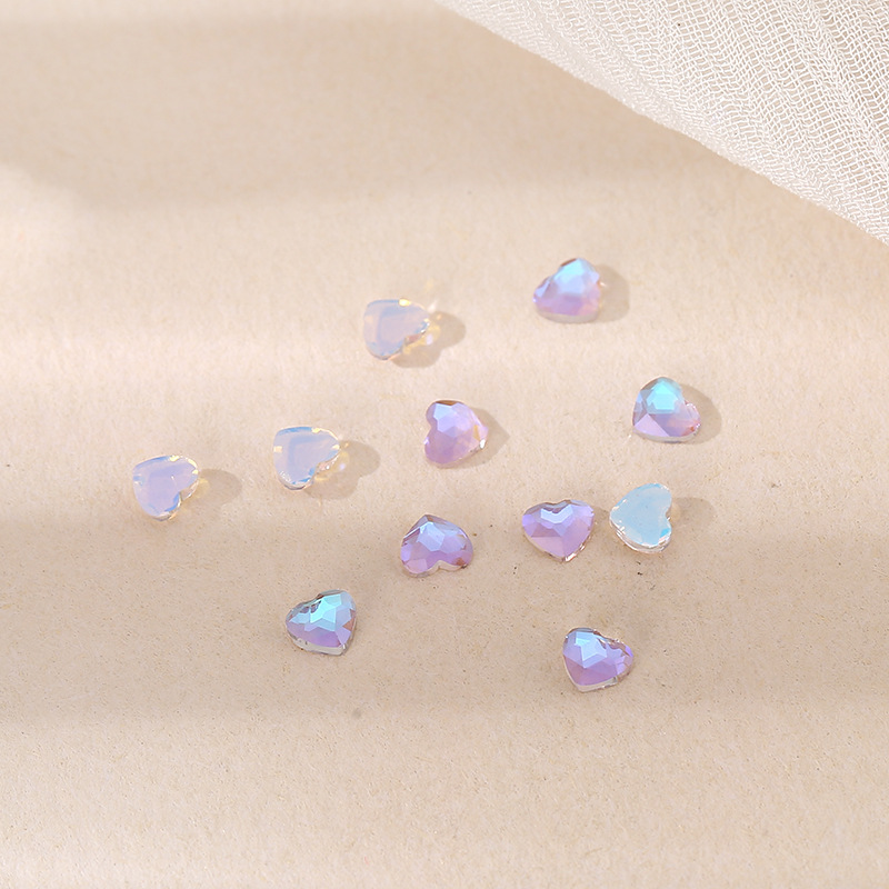 12 small heart-shaped designs, 3mm