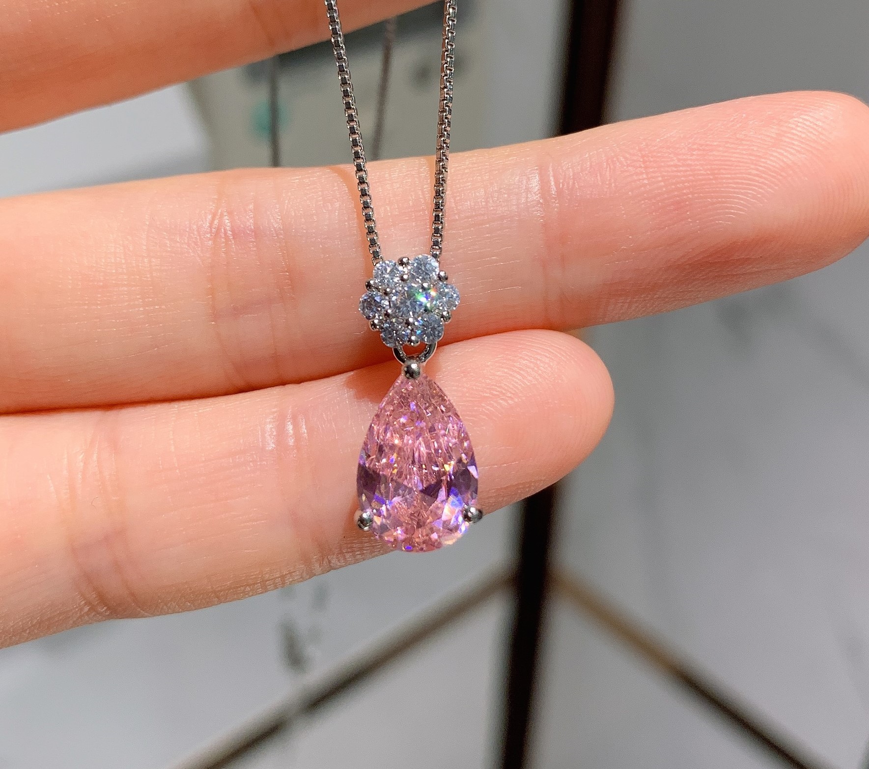 Pendentif diamant rose
