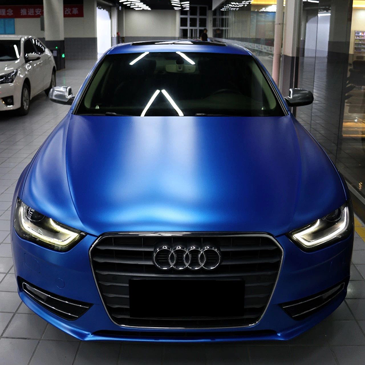 Azul oscuro