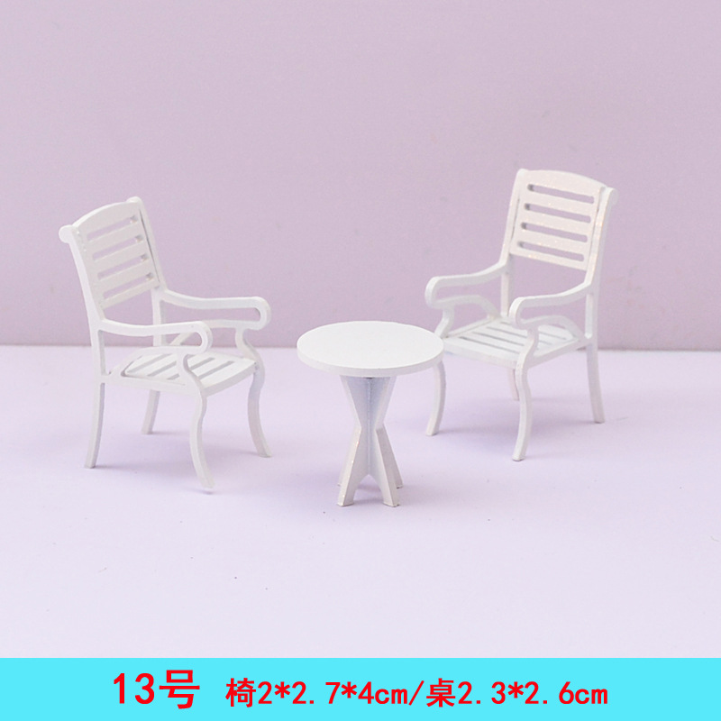 13# Mesas y sillas de ocio.