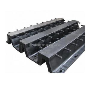 Escalera colgante de goma de los más vendidos de fábrica de excelente rendimiento de diseño único con doble función de guardabarros y escalera - Product Image 2