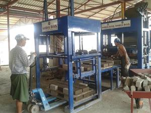 <strong>QT5</strong>-15Automatic Concrete <strong>Block</strong> <strong>Machine</strong> Plant - Product Image 5