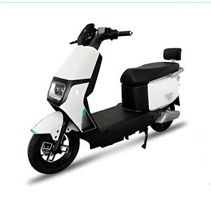 高品質の電動スクーターの最高速度は45 km/h、60-70kmの範囲であり、カスタマイズをサポートしています