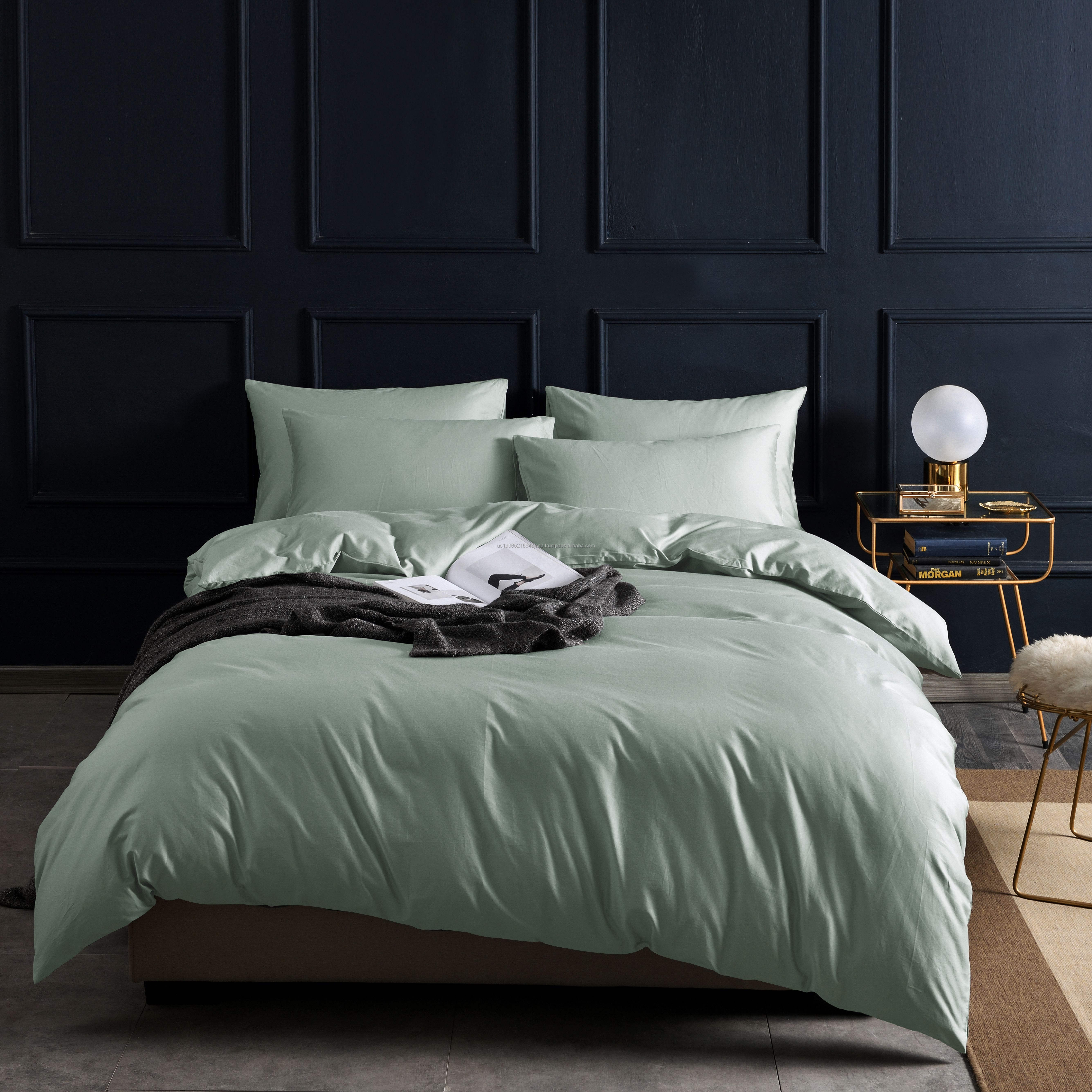 สีเทาอ่อนและสีเขียว