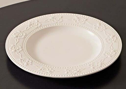 assiette blanche de 10 pouces