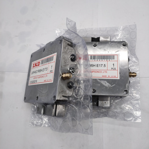Japón IKO CNC guía lineal bloque de guía lineal LWF90 LWF90C1HS2 rodamiento de guía lineal - Product Image 5