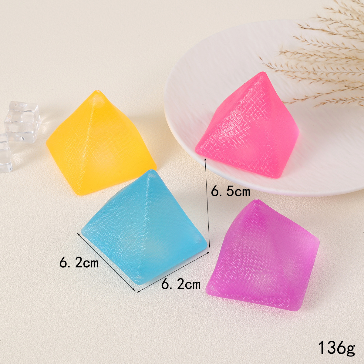 Hielo triangular piramidal