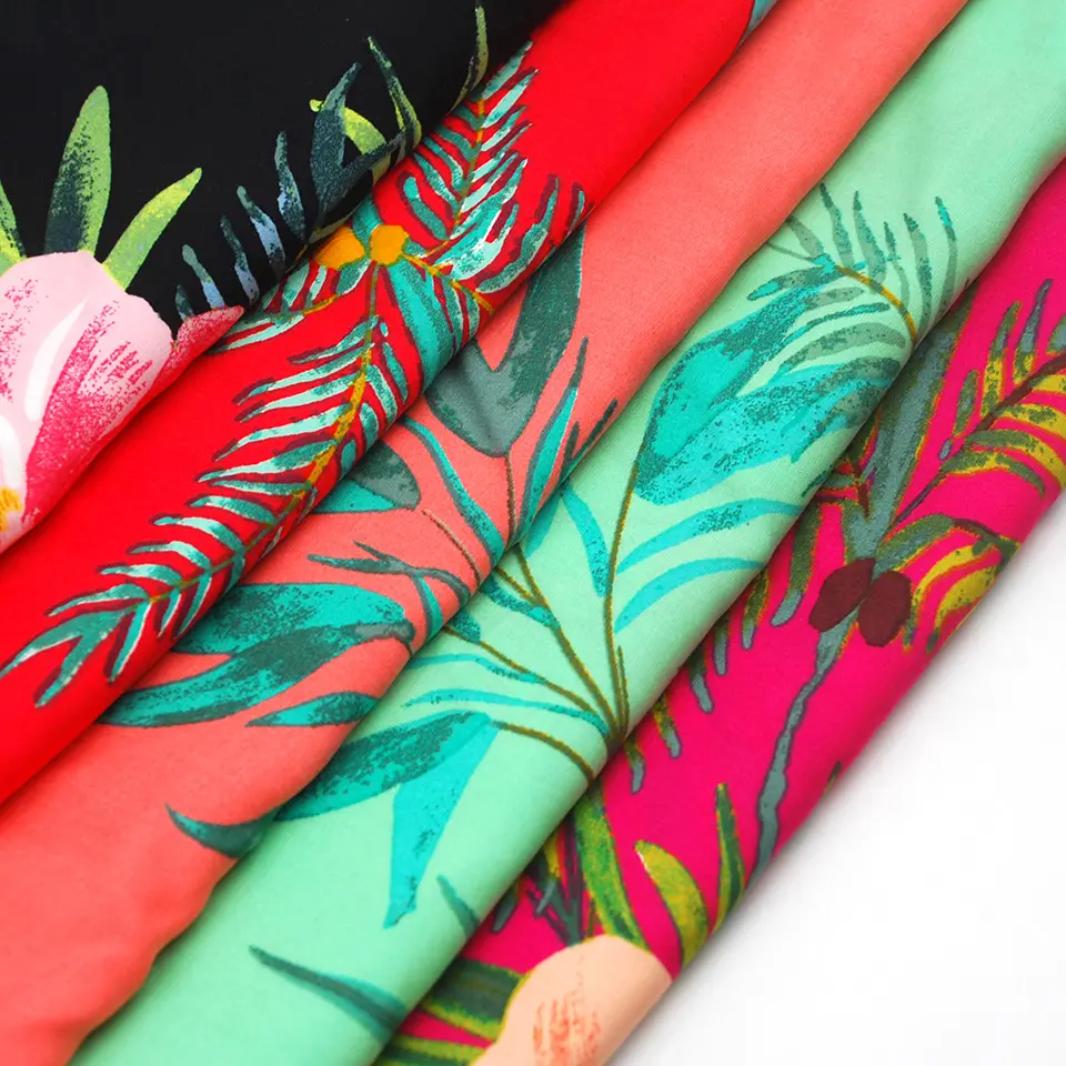 Popeline hawaïenne d'été en tissu de rayonne imprimé numérique italien coloré floral personnalisé pour pyjamas adultes
