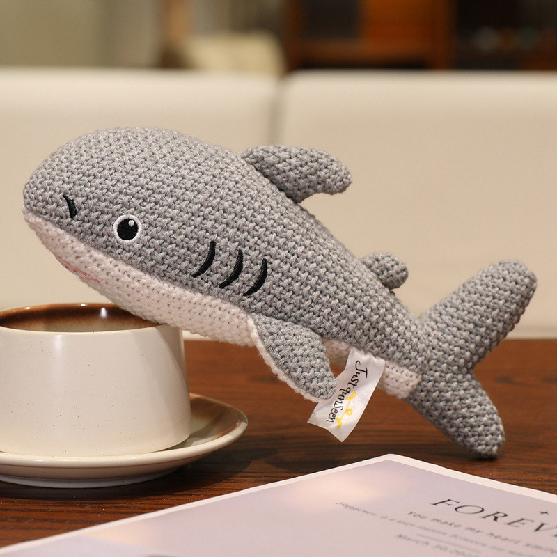 Petit requin tricoté 25cm-70g