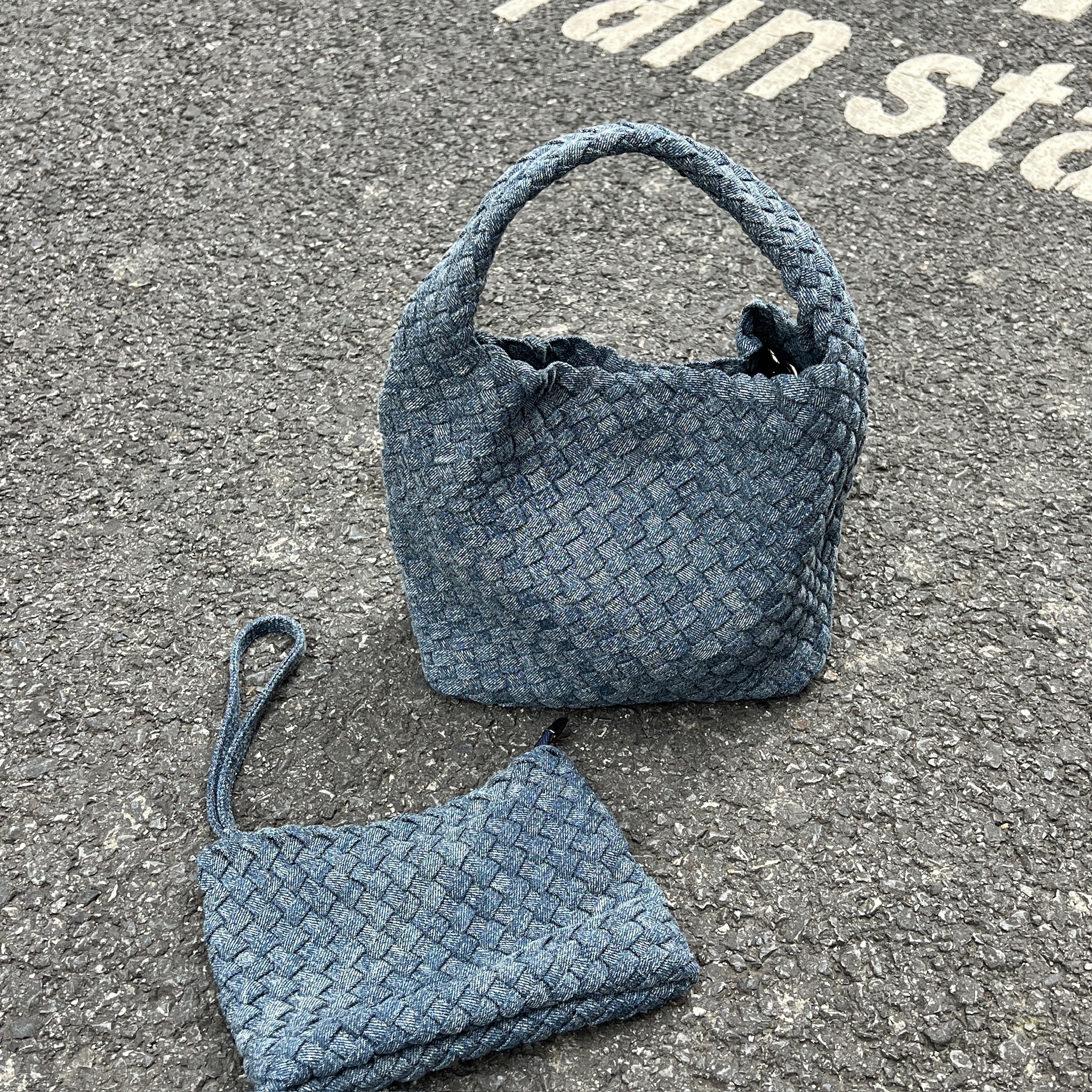 Bleu foncé