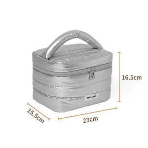 热销大容量防水化妆包，带蓬松手柄易于携带的旅行箱时尚线纹 - Product Image 4