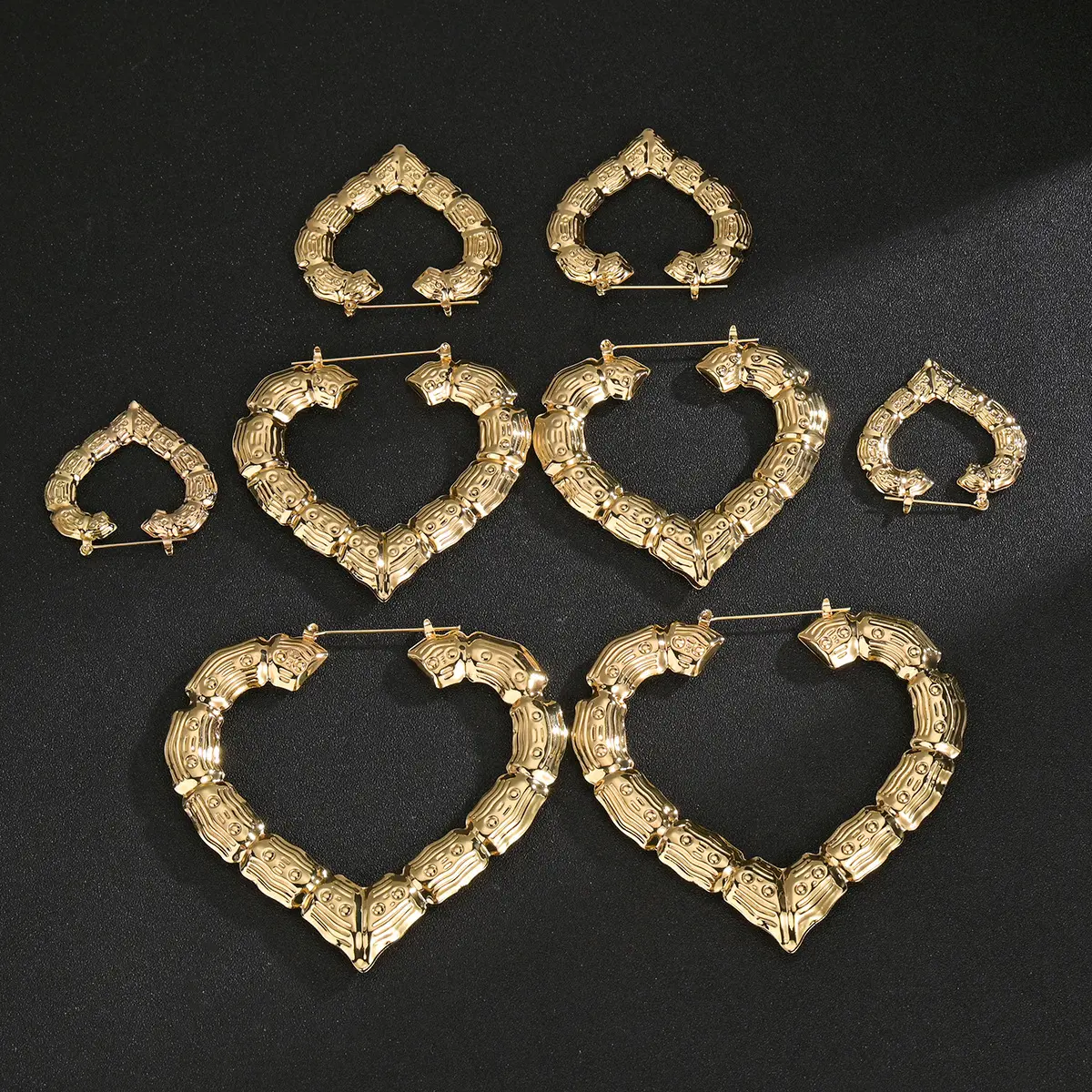 Sıcak satış abartılı kalp şekli yuvarlak düzensiz geometrik altın kaplama özelleştirmek adı kraliçe bambu küpe kadınlar için