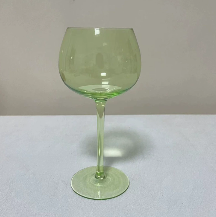 สีเขียว