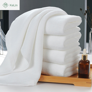 Beş yıldız otel havluları beyaz özel Logo banyo keten % 100% pamuk yüz el banyosu otel havlu seti