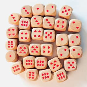 Nhà Máy Giá Bán Buôn Cá Nhân Bằng Gỗ Xúc Xắc Tùy Chỉnh 20Mm Trò Chơi Xúc Xắc Trái Tim Tự Nhiên In Điểm Hội Đồng Quản Trị Trò Chơi Jaywooden CE - Product Image 1