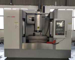 Kunden spezifische VMC1060 <span class=keywords><strong>CNC</strong></span> Vertikal fräsmaschine <span class=keywords><strong>CNC</strong></span> Vertikales Bearbeitungs zentrum GSK Steuerungs system Automatische BT50 BT40 Spindel