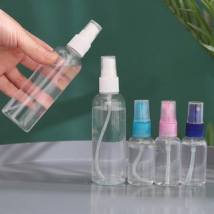 Fabrika ücretsiz örnek temizle parlak 30 50 100 Ml parfüm örnek erkek plastik sprey şişeleri ile erkekler için plastik kapak