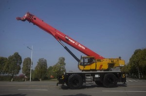 Düşük yakıt tüketimi <span class=keywords><strong>65t</strong></span> kaba-arazi vinci Src650t 62.5m kaldırma yüksekliği indirimli fiyat
