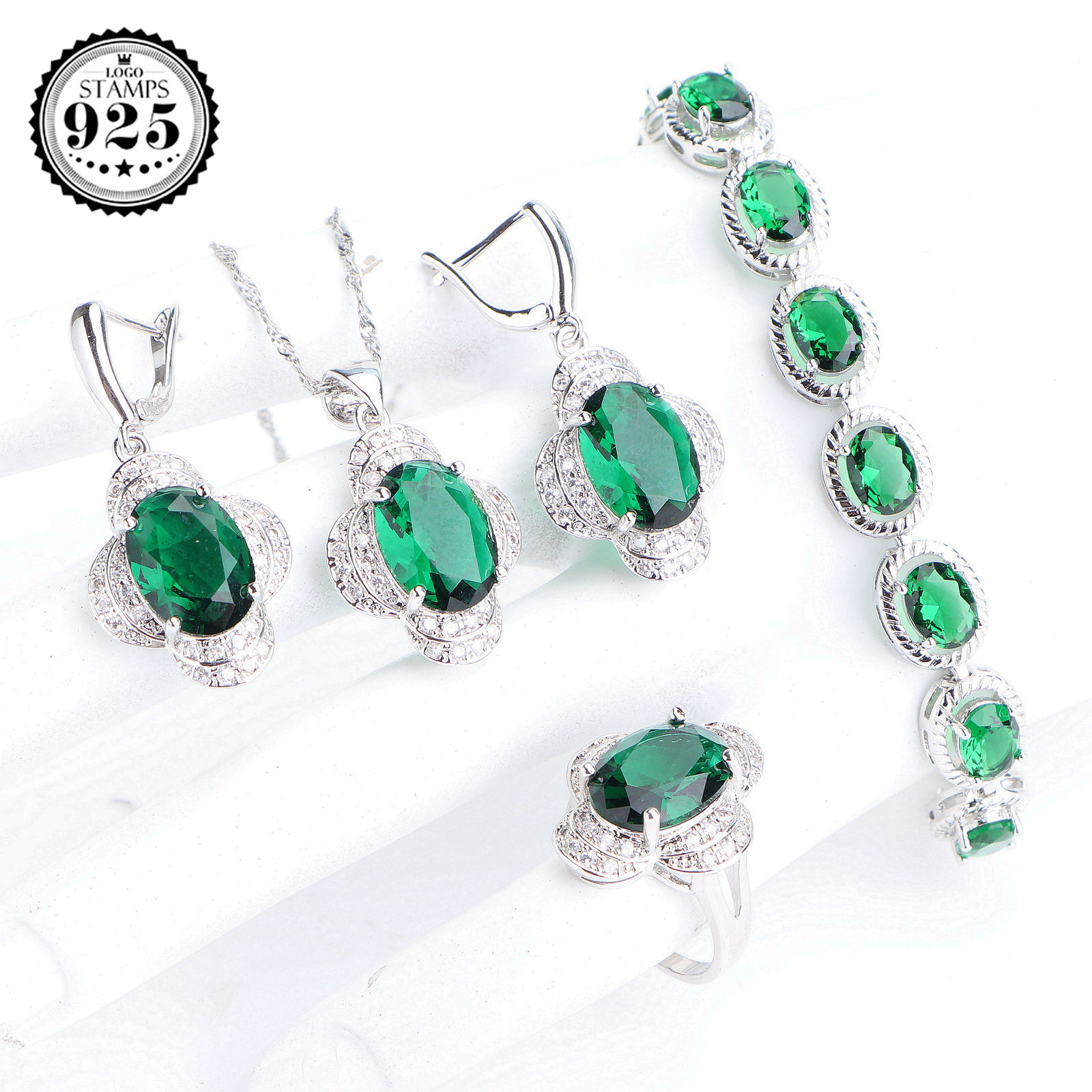 สีเขียว