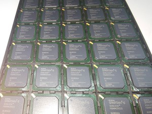 Stock 8051 serie microcontrollore IC 8-Bit 25MHz 8KB (8K x 8) FLASH C8051F860-C-GS - Product Image 2