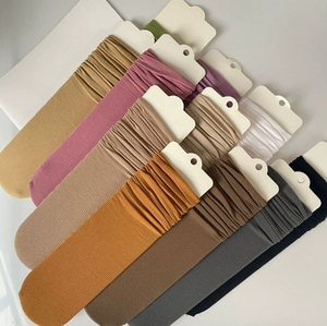 Erkek ve kadın özelleştirme hizmeti için toptan çorap yumuşak ve renkli ve komik - Product Image 1