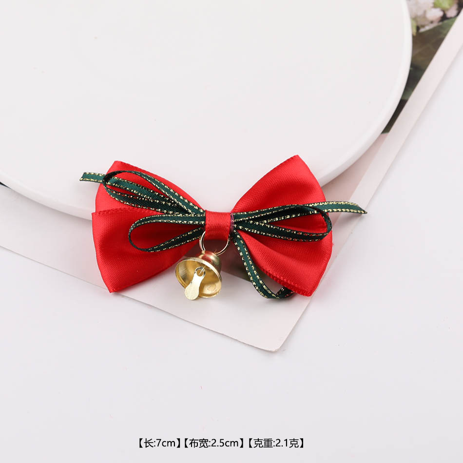 Red cloth and green ribbon
