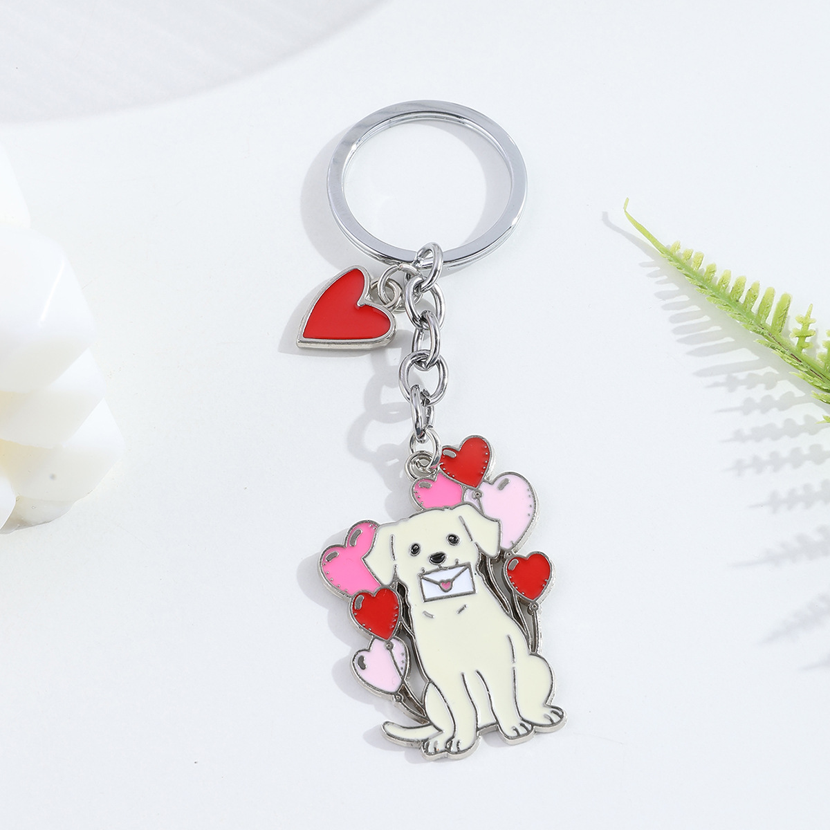 Bleo perro corazón puntiagudo