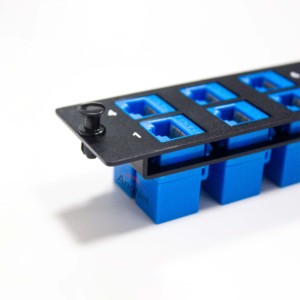Özelleştirilmiş Cat6 RJ45 Keystone <span class=keywords><strong>Jack</strong></span> paneli raf montaj muhafazaları Inline çoğaltıcı modüler Panel