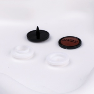 T09 personalizado 4 en 1 ropa botón a presión de plástico para ropa de bebé T8 plástico POM botones sujetador cualquier tamaño transparente disponible - Product Image 2