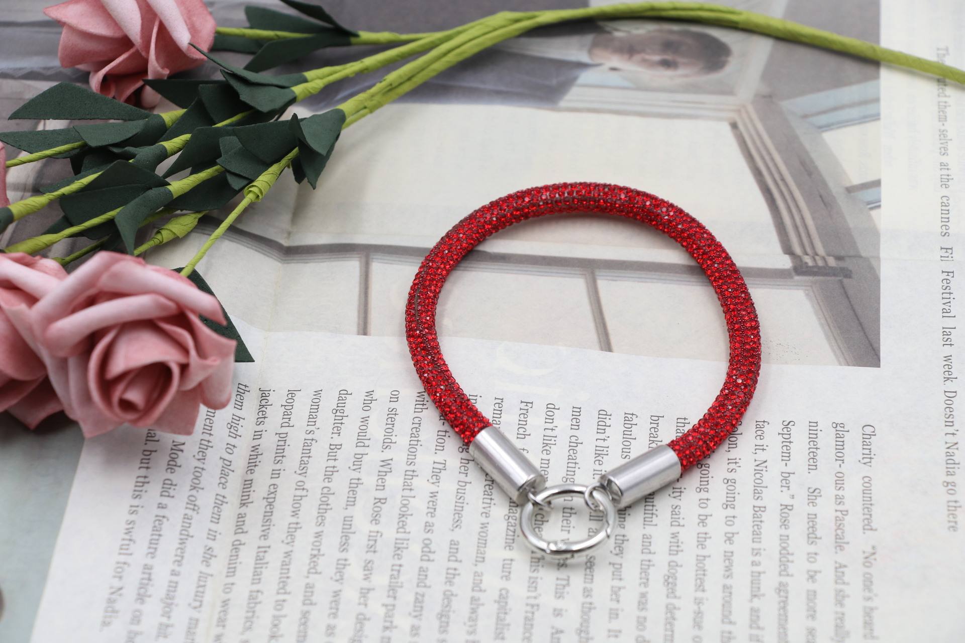 Porte-clés bracelet en strass rouge
