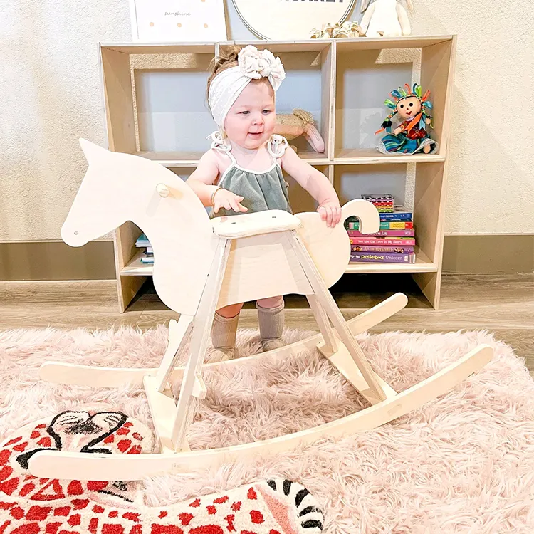 Nuovi giocattoli per bambini Y piani di giocattoli in legno sedia per bambini giro in legno di peluche su cavallo a dondolo per bambini