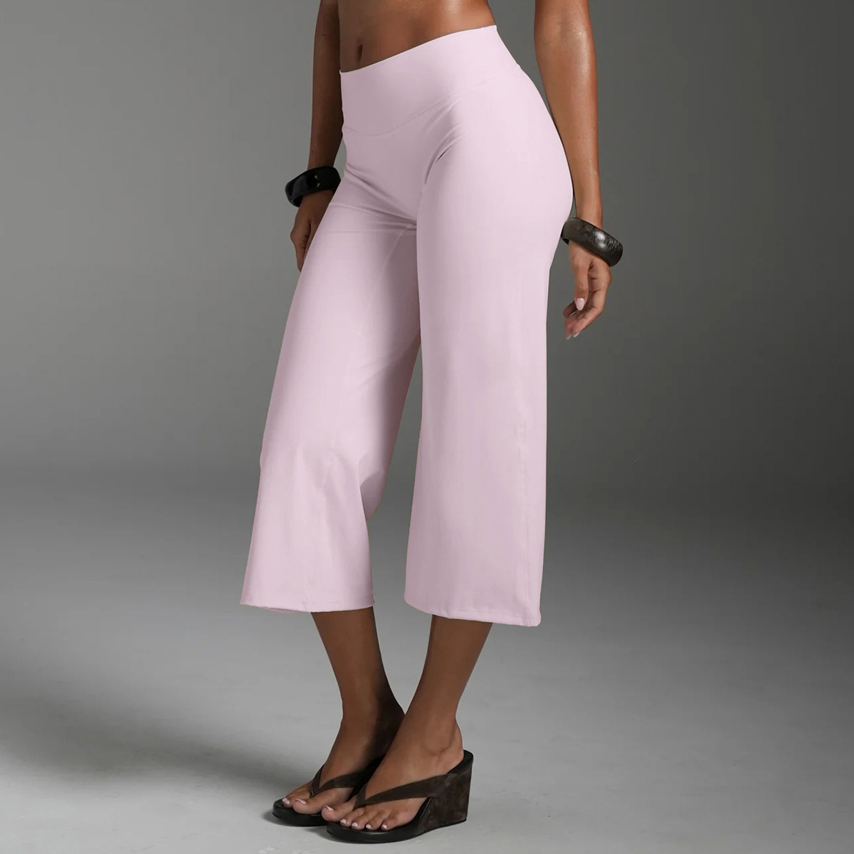 pink capri pants