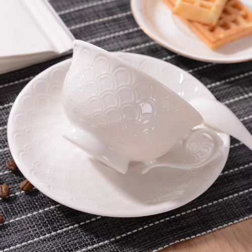 Pure white fish pattern 1 cup 1 plate comes