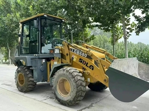 Minicargadora de Segunda Mano Maquinaria de Construcción 680 Unidades A LA Venta Capaz de Manejar Cargas de 2,2 Toneladas y Grandes Profundidades de Excavación - Product Image 6