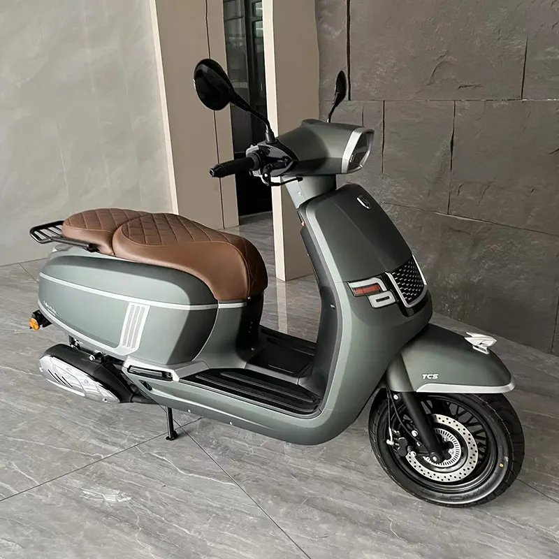 Toptan fiyat gaz scooter toptan pazar 150cc gazlı Motor su soğutmalı EFI sistemi ile doğrudan satış