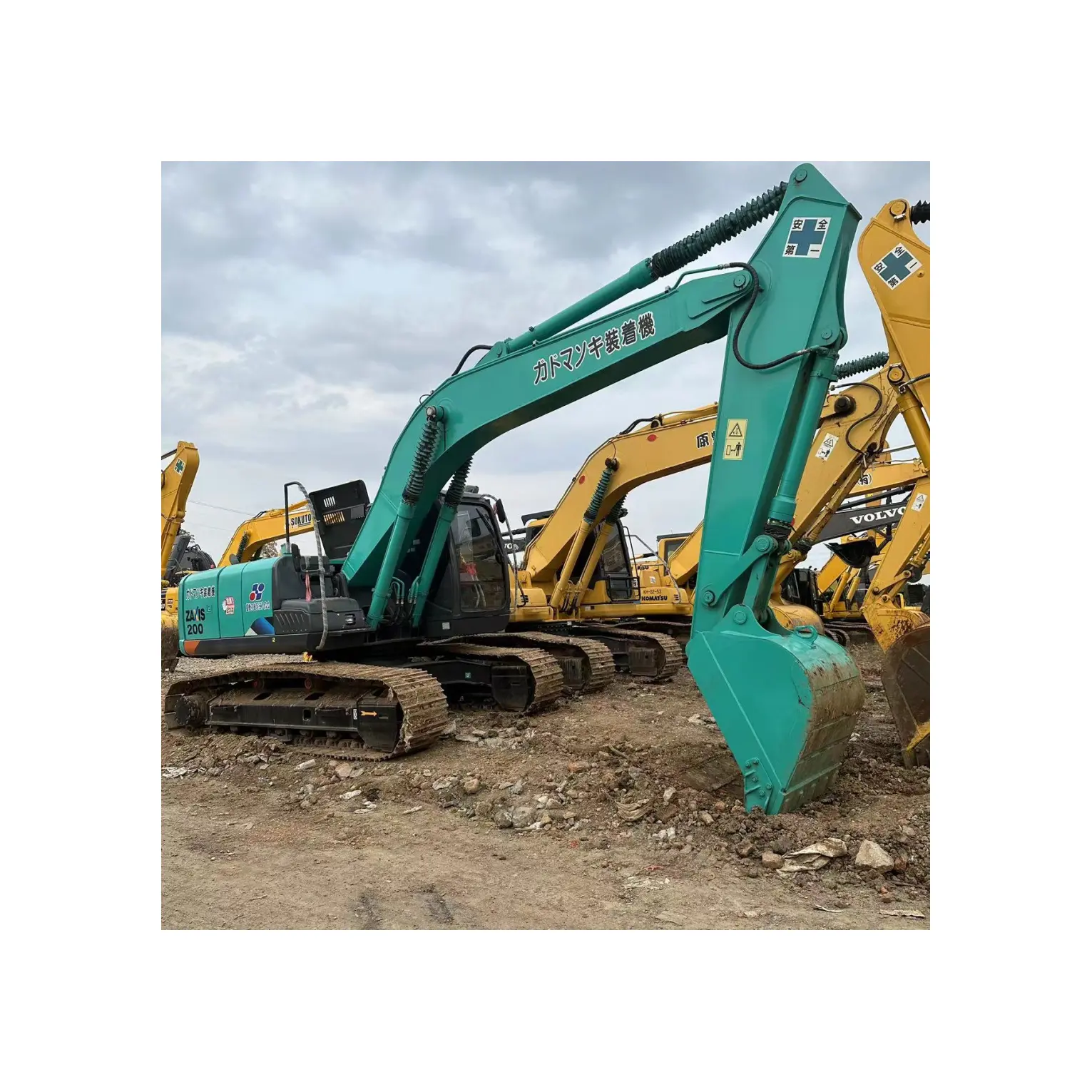 Hottest item used medium size excavator HITACHI 20 ton secondhand digger ZX200 with good running condition