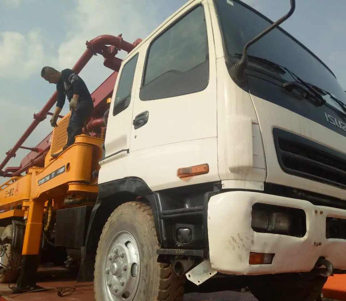 Sany/ZOOMLION used 37m-69m truck mounted concere Pump truck with BENZ ISUZU chassis 0086 15026518796