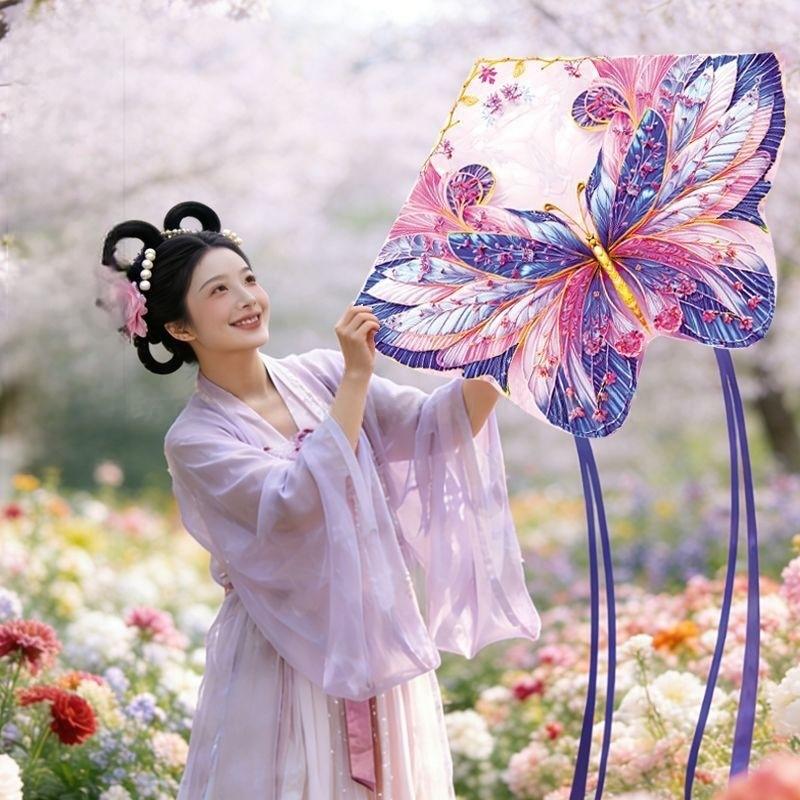 Rose violette de 1,4 mètre de haut avec une photo d'un papillon